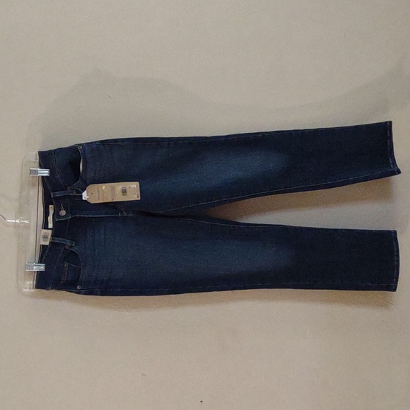 🆕 Levi's Sculpt Classic Straight mid rise Jeans Size 4 - Picture 2 of 10